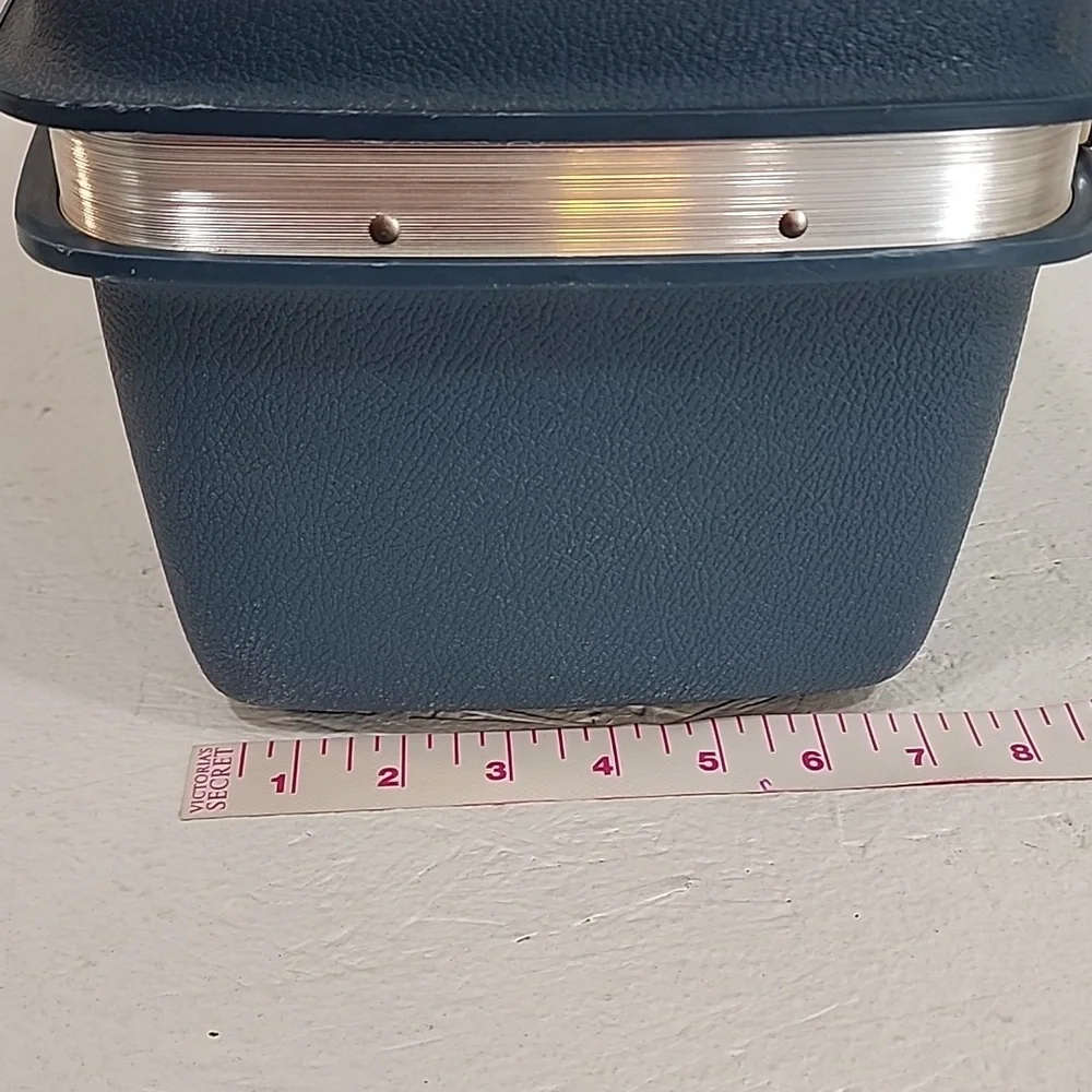 Vintage Samsonite Saturn Blue Train Case Carry-on Make-up Luggage NWOT